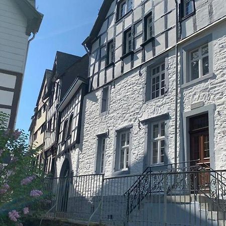 Manoir -1654- Historisch Schlafen In Monschaus Altstadt Dış mekan fotoğraf