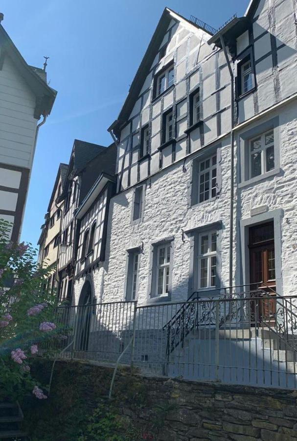 Manoir -1654- Historisch Schlafen In Monschaus Altstadt Dış mekan fotoğraf