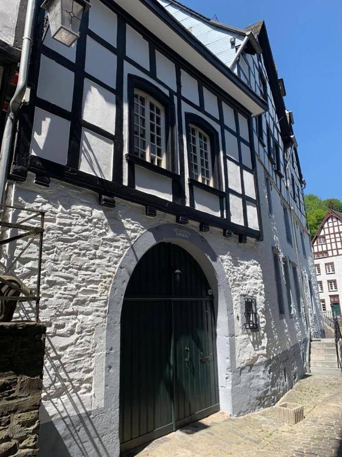 Manoir -1654- Historisch Schlafen In Monschaus Altstadt Dış mekan fotoğraf